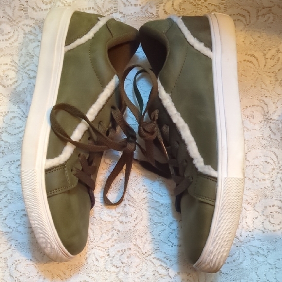 WONDER Emmy - Olive Lace-Up Sneakers 8.5 - Picture 4 of 9